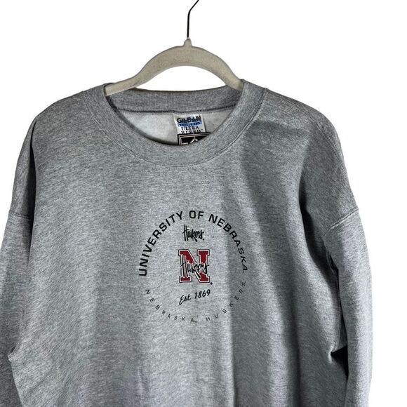 Vintage Gildan University of Nebraska Huskers Sweatshirt - Picture 3 of 7